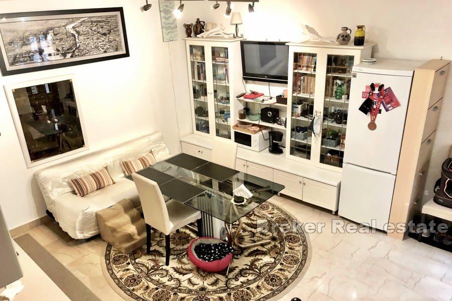 Schönes Haus auf 3 Etagen, Varos