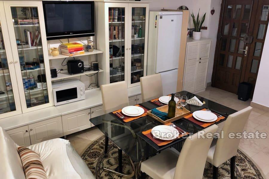 Schönes Haus auf 3 Etagen, Varos