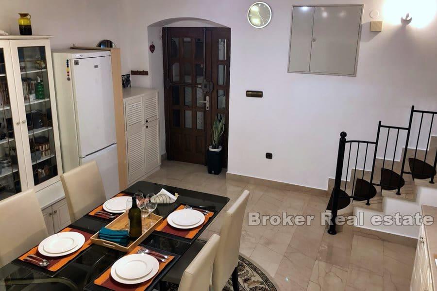 Vackert hus på 3 våningar, Varos