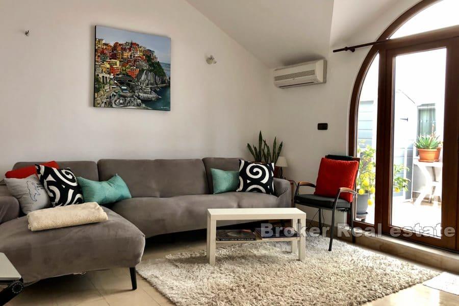 Schönes Haus auf 3 Etagen, Varos