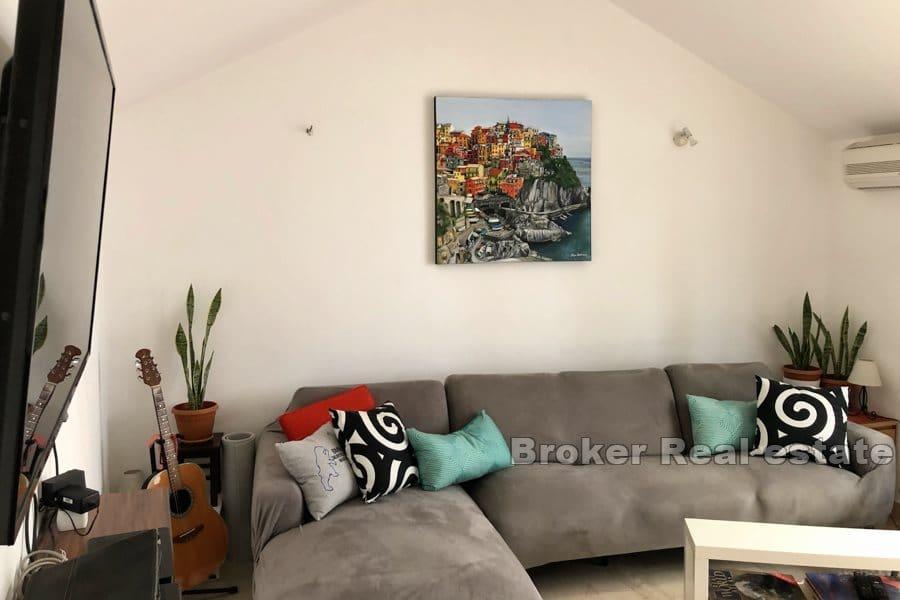 Schönes Haus auf 3 Etagen, Varos