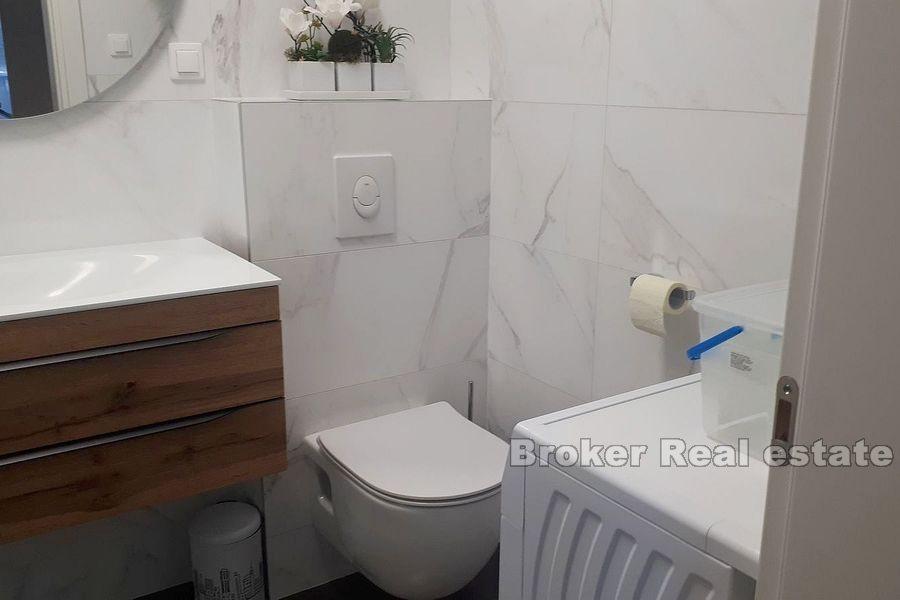 Znjan, Nowoczesny apartament z jedną sypialnią i widokiem na morze