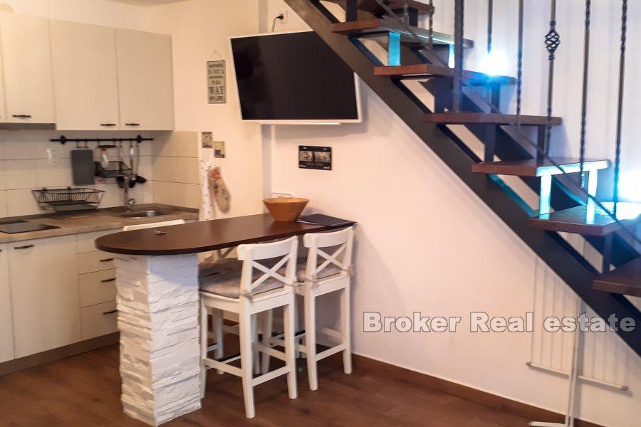 Manuš, dvoetažan apartman u centru grada