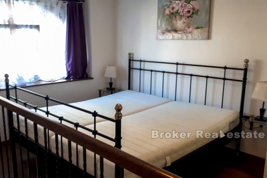 Manuš, dvoetažan apartman u centru grada