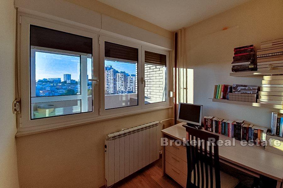 Split 3, tre roms leilighet nær sentrum