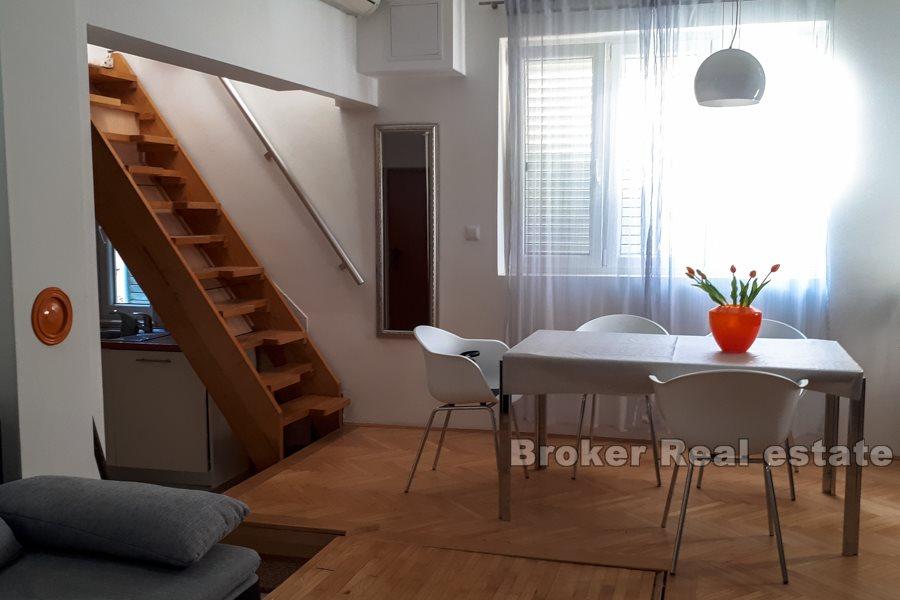 Zentrum, zweistöckige Wohnung im Steinhaus