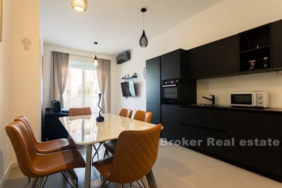 Luxusapartment mit einem Schlafzimmer auf Znjan