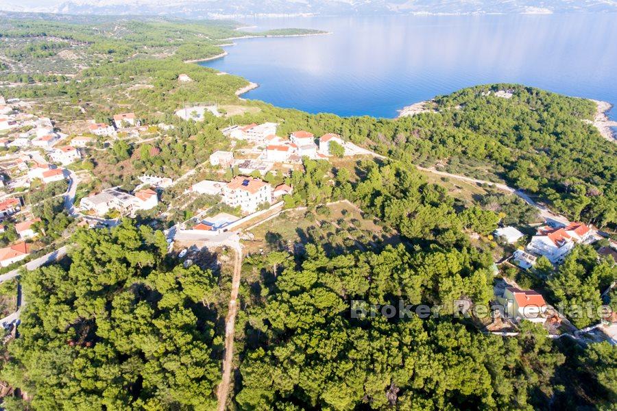 Bygningsland med havutsikt