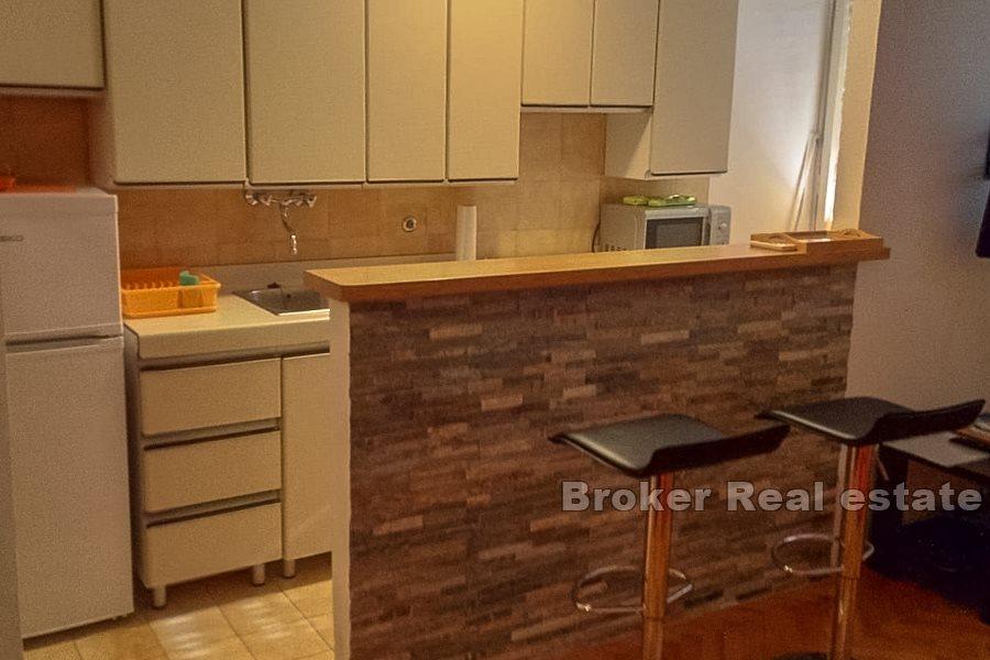Appartement moderne dans un excellent emplacement, Spinut