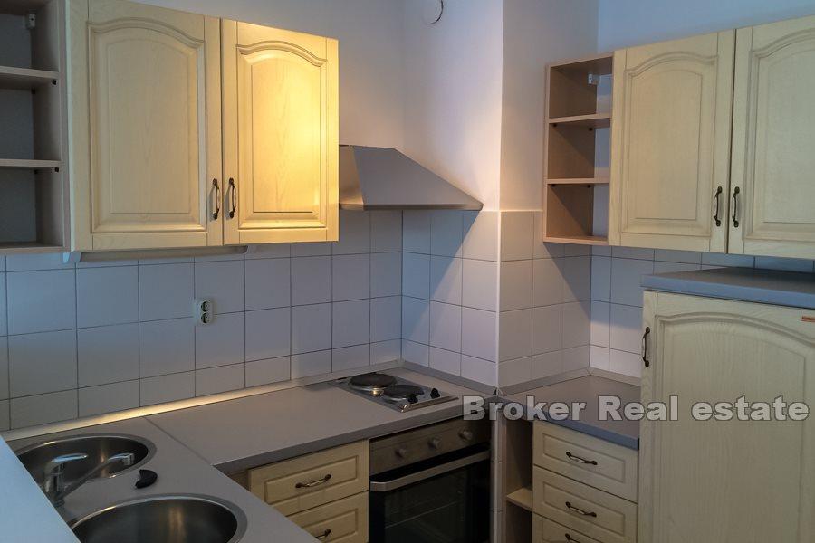 Sunny one bedroom apartment in area Pazdigrad