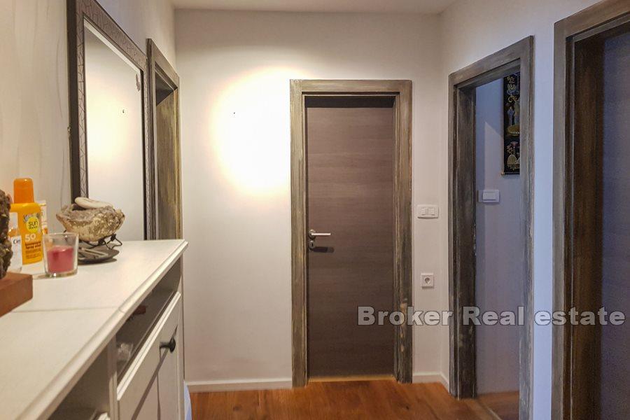 Nicely decorated apartment in a quiet street, Bacvice