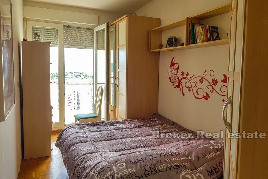 Three bedroom apartment with city view, Kman