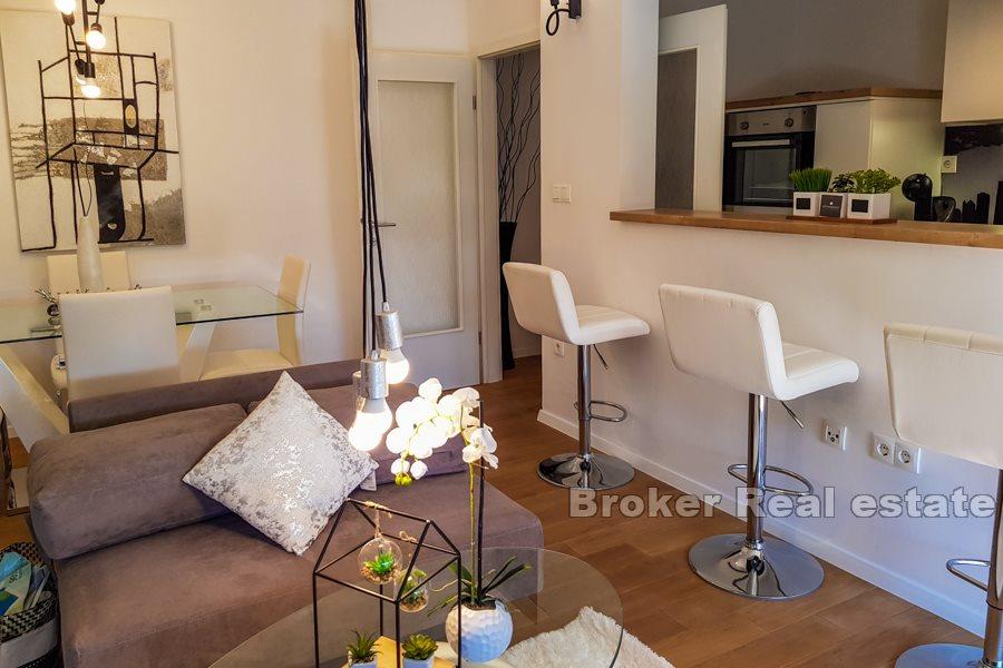 Kompletně zrekonstruovaný byt se dvěma ložnicemi, Plokite