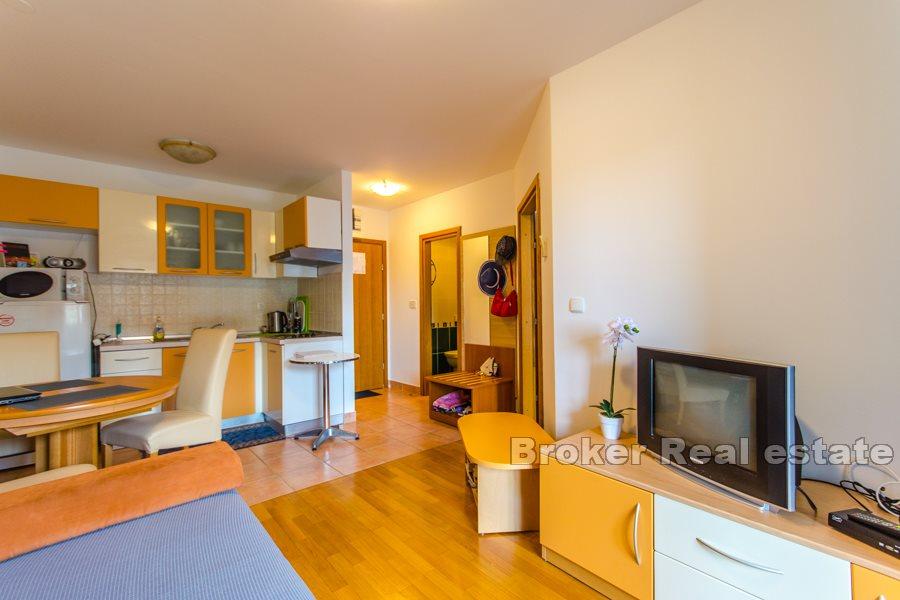 Ett sovrum lägenhet nära stranden, Brac