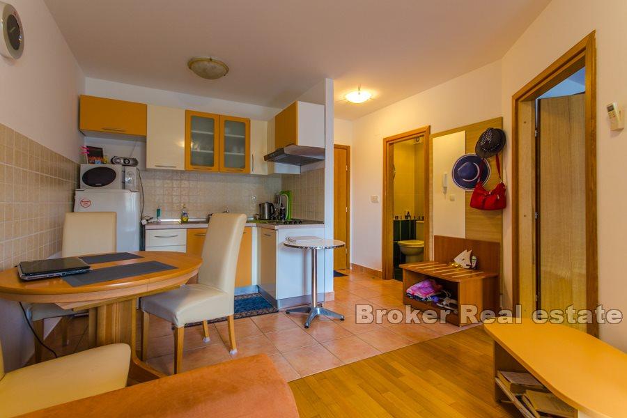 Ett sovrum lägenhet nära stranden, Brac