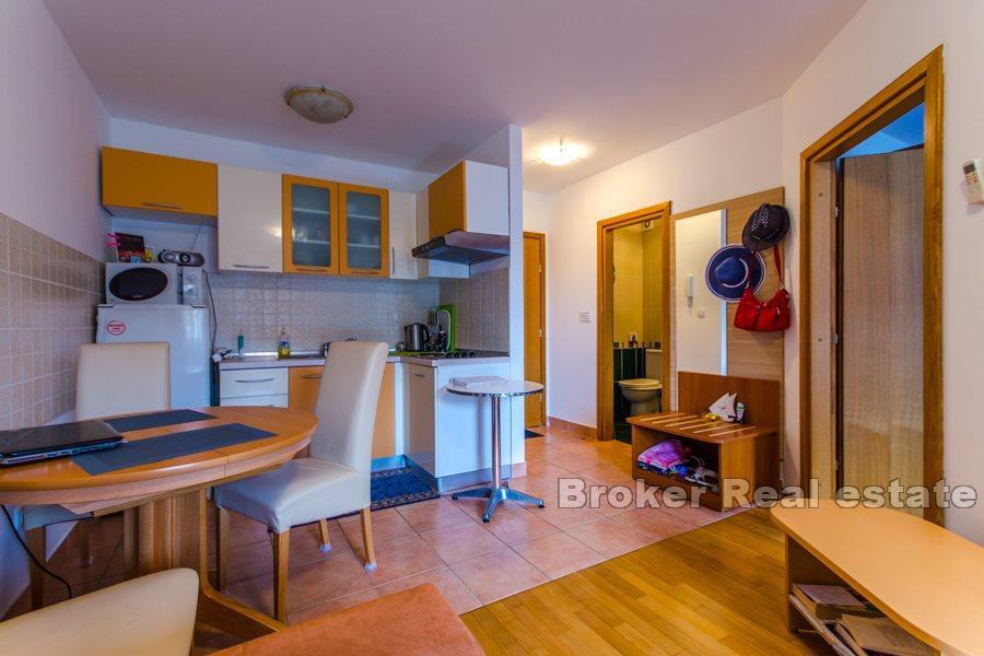 Ett sovrum lägenhet nära stranden, Brac