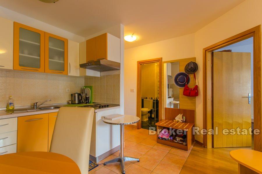 Ett sovrum lägenhet nära stranden, Brac