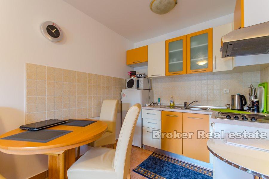 Ett sovrum lägenhet nära stranden, Brac