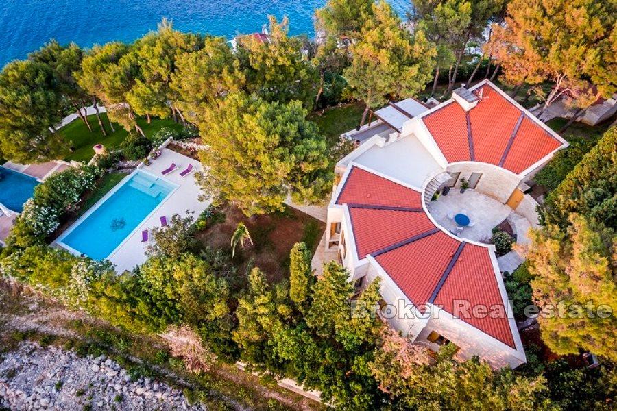 Unique villa with swimming pool