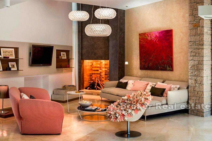 Jedinstvena vila s bazenom