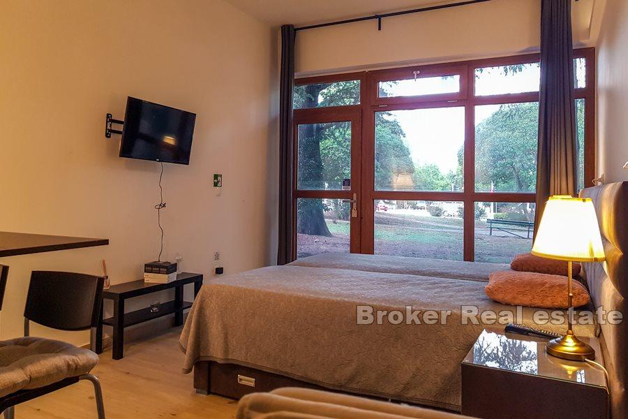 Three separate apartment units, Spinut