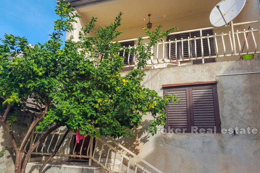 Doppelhaushälfte aus Stein