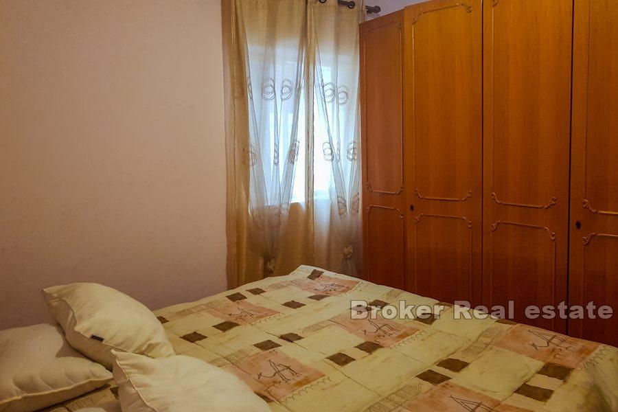 Dvojdomek kamenný dům