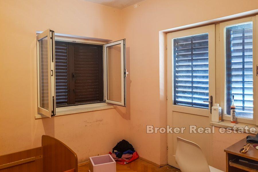 Dvojdomek kamenný dům