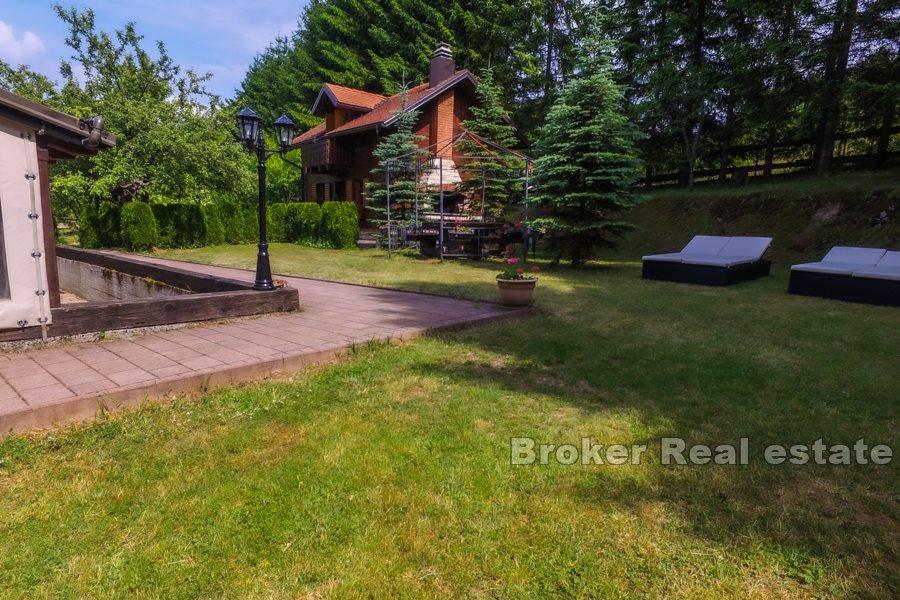 Vacker fastighet vid Plitvicesjöarna