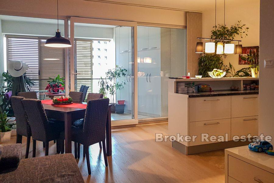 Moderní třípokojový byt vysoké kvality, Žnjan