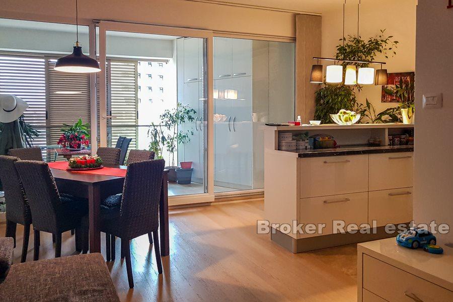 Appartement moderne de trois chambres de haute qualité, Žnjan