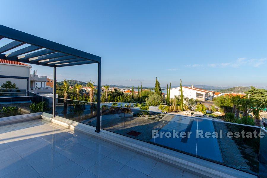 Moderní vila s krásným výhledem na moře