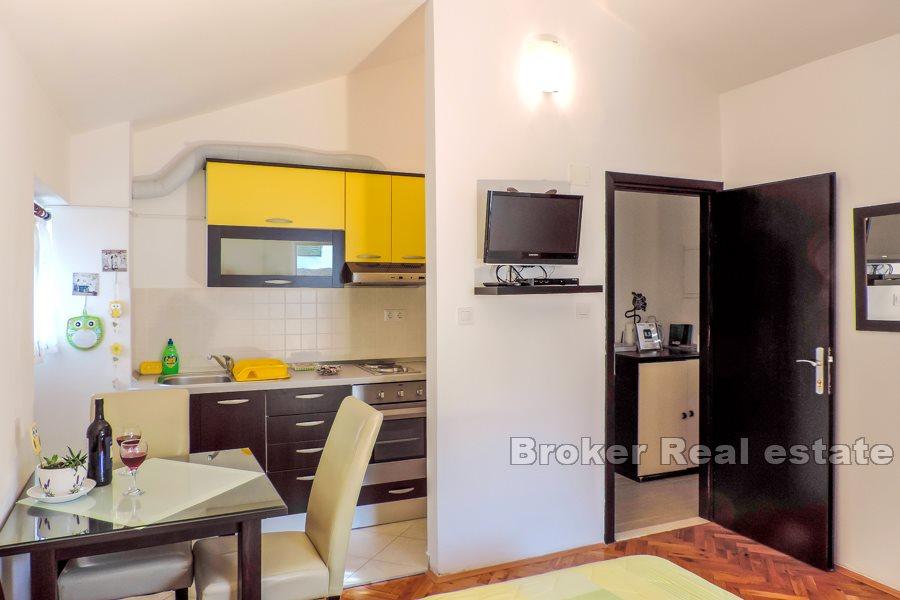 Maison en pierre avec trois appartements, centre de Split