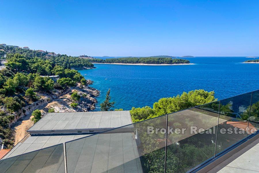 Роскошные недавно построенные апартаменты с видом на море