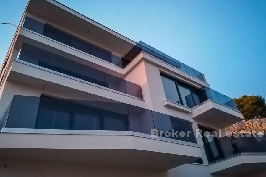 Роскошные недавно построенные апартаменты с видом на море