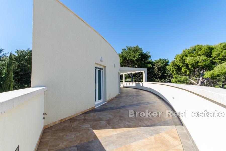 Penthouse z niezakłóconym widokiem, Marjan