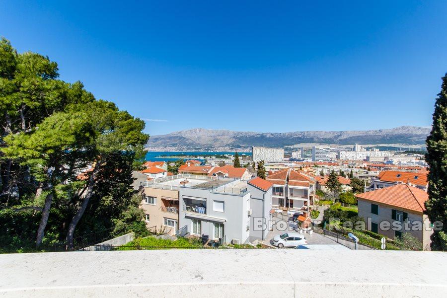 Attico con vista libera, Marjan