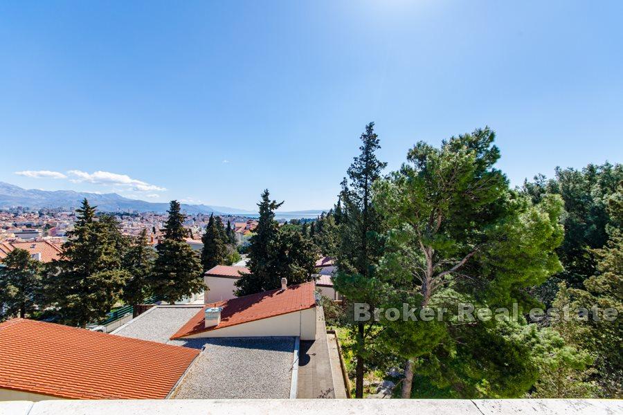 Attico con vista libera, Marjan