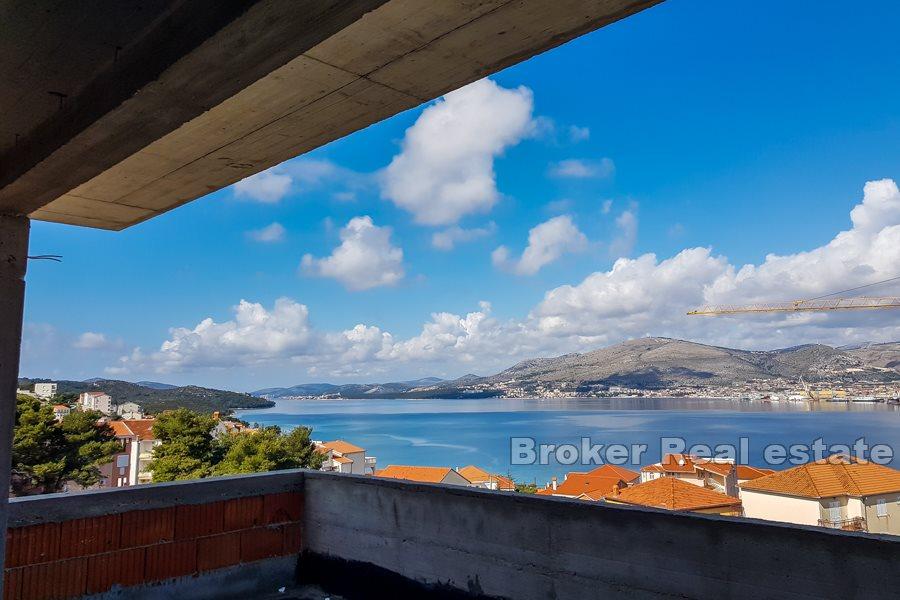 Apartments in new building with sea view