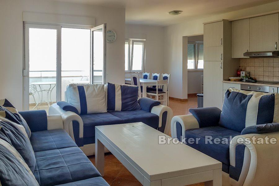 Appartement de quatre chambres avec vue sur la mer