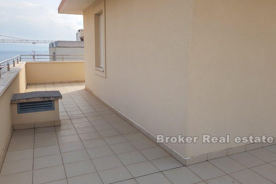 Dvoupodlažní apartmán s výhledem na moře, Znjan
