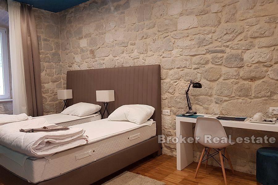 Three units in an exceptional location, Center