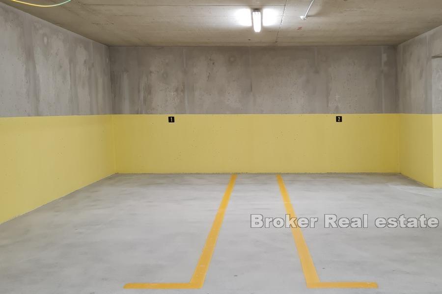 Appartement avec jardin et vue mer dans un immeuble neuf, Žnjan