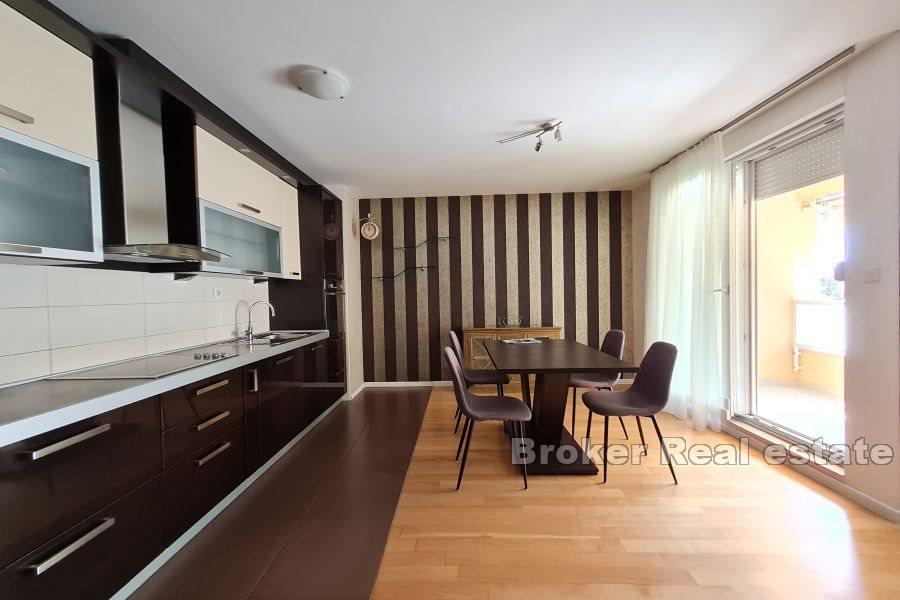 Appartement de deux chambres avec garage et vue sur la mer, Žnjan