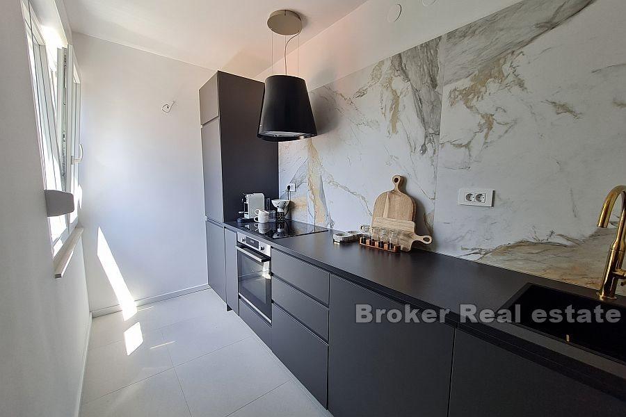 Blatine, two bedroom apartment with sea view