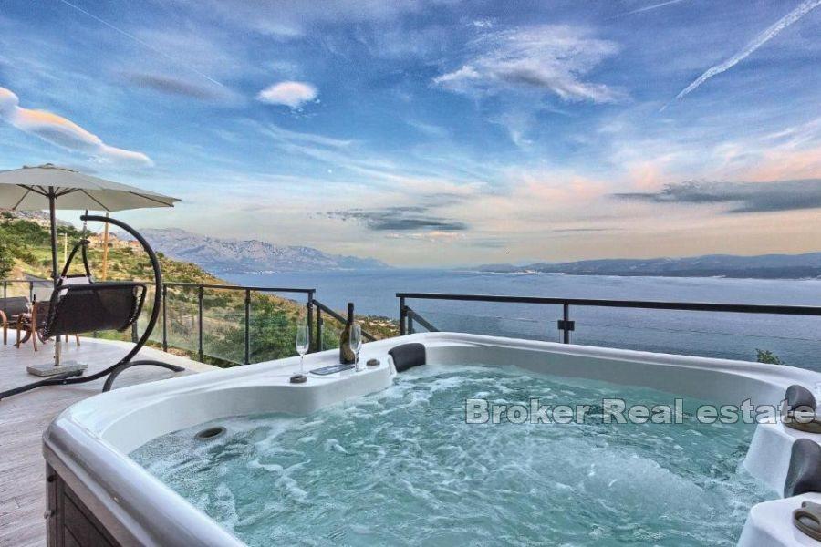 Modern villa with pool and sea view