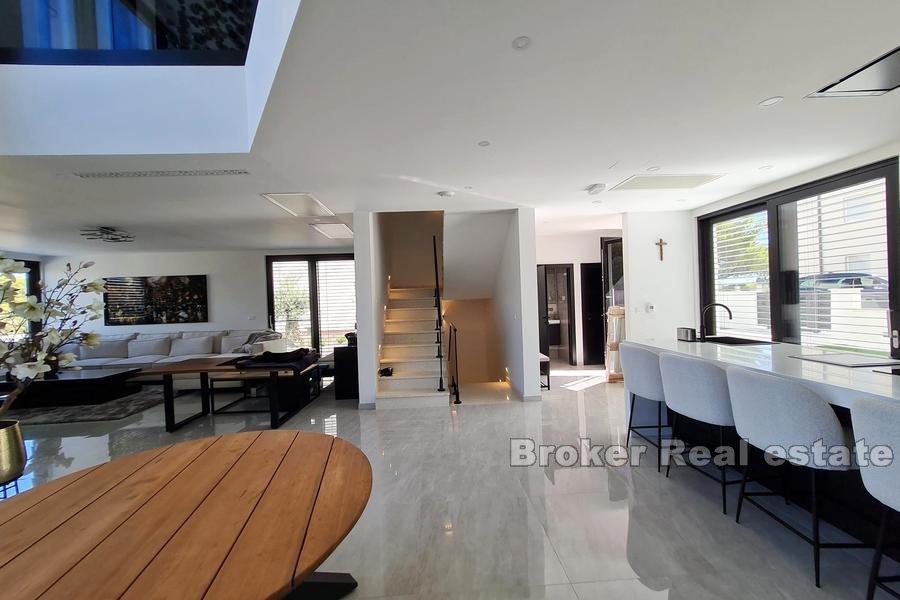 Villa de luxe nouvellement construite