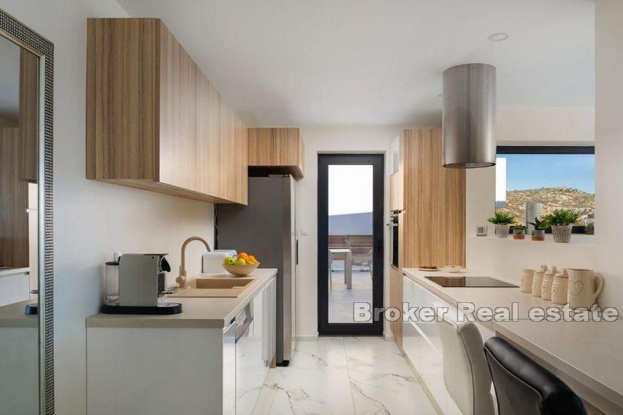 Villa de luxe avec vue spectaculaire sur la mer