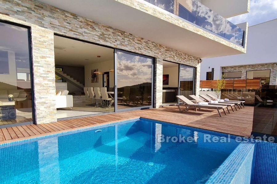 Luxusvilla mit spektakulärem Meerblick