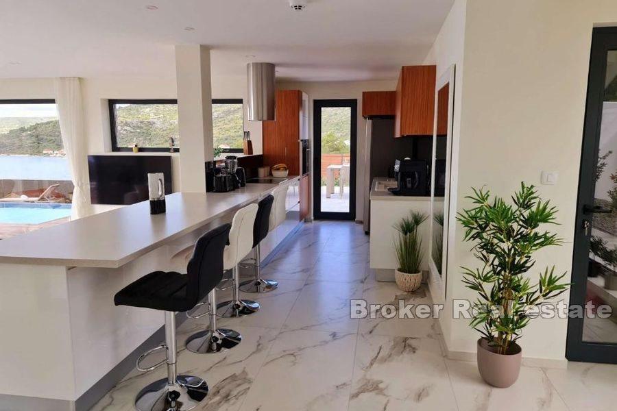 Luxusvilla mit spektakulärem Meerblick